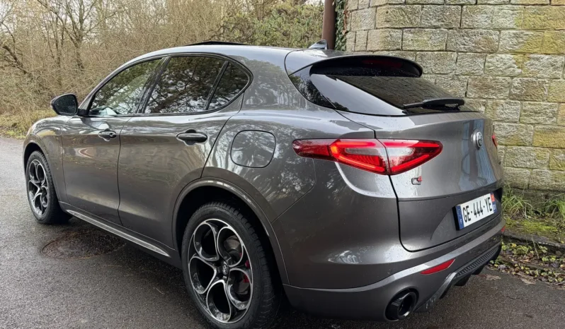 
								Alfa Romeo Stelvio complet									