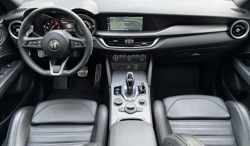 
								Alfa Romeo Stelvio complet									