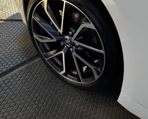 
								Toyota Corolla Touring Sport complet									