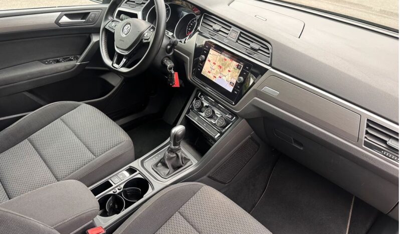 
								Volkswagen Touran complet									