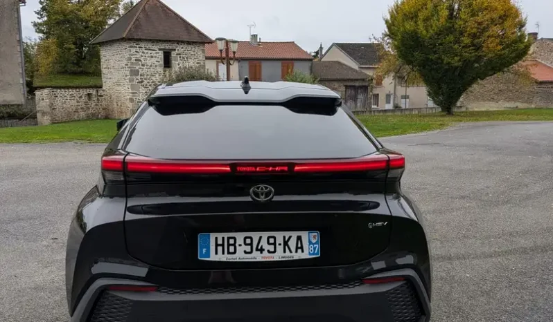 
								Toyota C-HR complet									